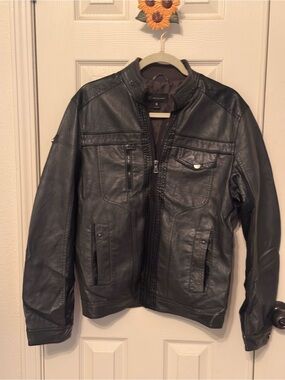 INC International Concepts Black Leather Bomber Jacket w detailed Pockets